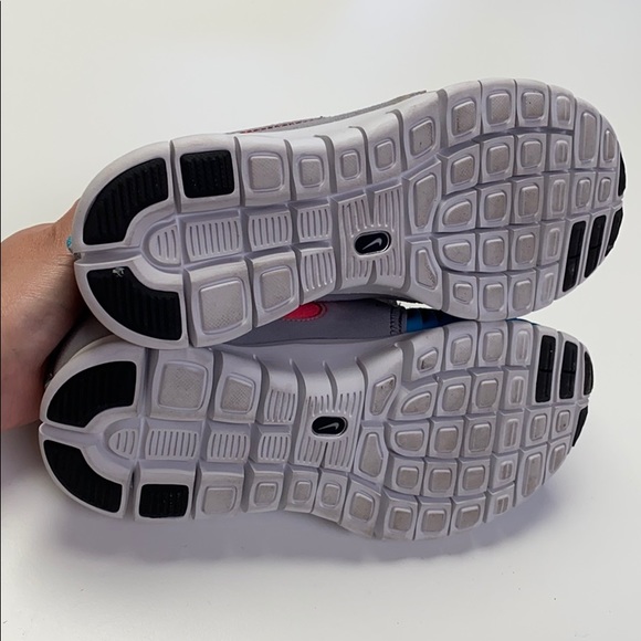 Nike Moccasin Style Sneaker - Picture 7 of 7